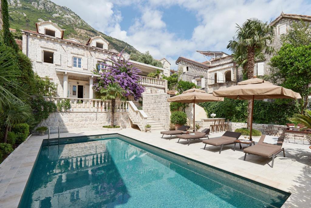 Unique Stone Villa with a Heated Pool, 20 m from the Sea, Perast, Kotor